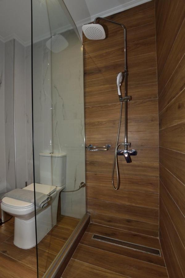 Gonis Grand Luxury Suite Palaiochora Exterior photo