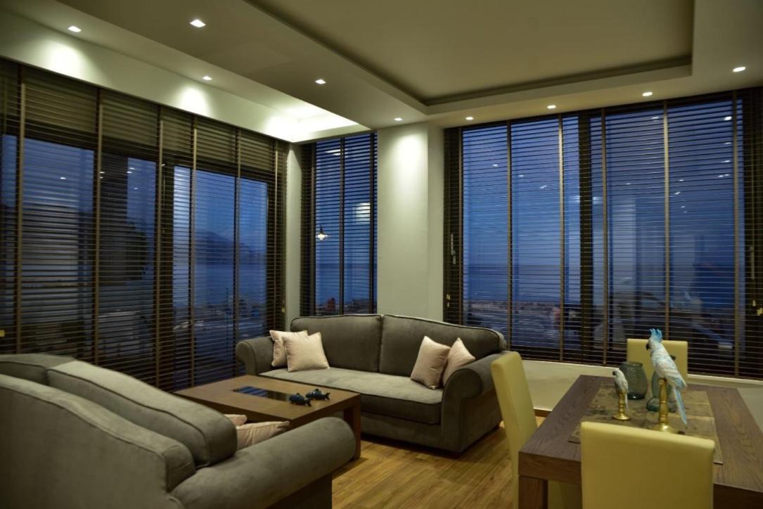 Gonis Grand Luxury Suite Palaiochora Exterior photo